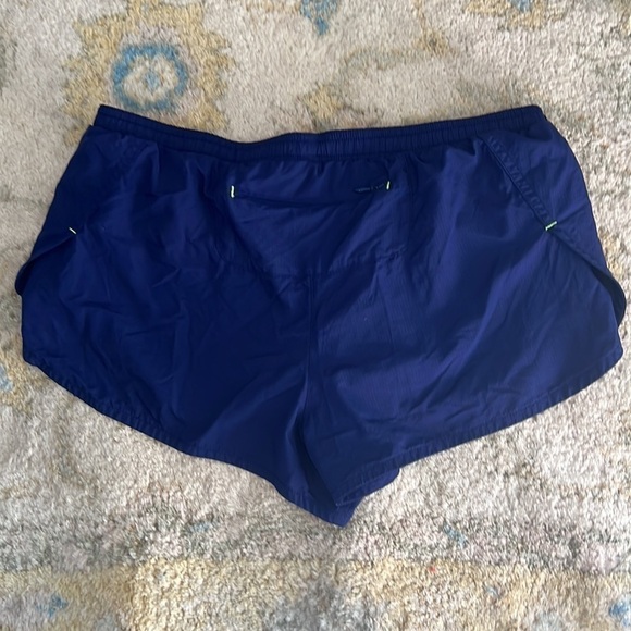⭐️Brooks,Navy & Lime Green Running Shorts,Never Been Worn, Size Medium - Picture 5 of 7